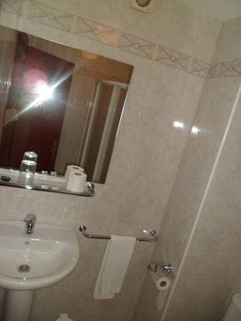 Imagen de la habitación del Hotel La Ronda. Foto 16