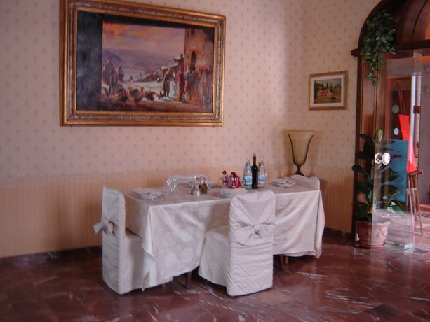 Imagen del bar/restaurante del Hotel La Rosa, Borgo San Lorenzo. Foto 9