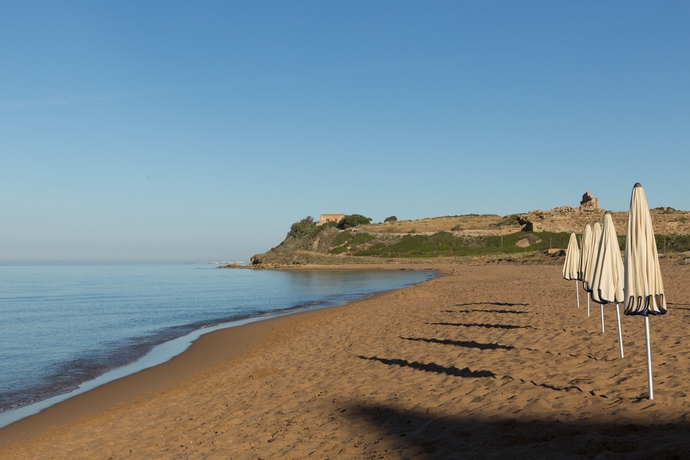 Imagen de los exteriores del Hotel La Rosa - Selinunte. Foto 10