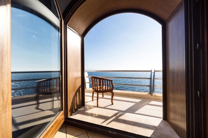 Imagen de los exteriores del Hotel La Rosa Sul Mare. Foto 3