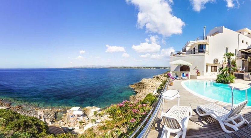 Imagen de los exteriores del Hotel La Rosa Sul Mare. Foto 6