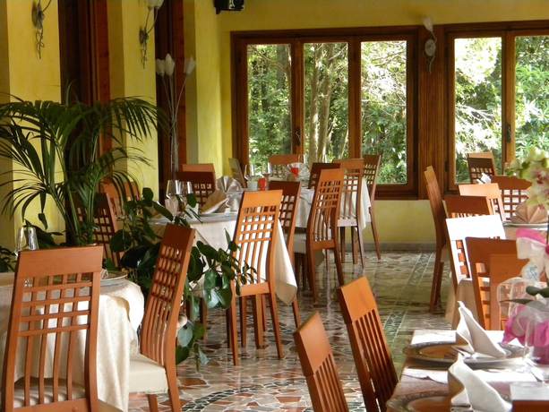 Imagen del bar/restaurante del Hotel La Rosa del Tirreno. Foto 6