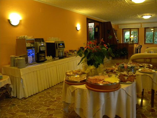 Imagen del bar/restaurante del Hotel La Rosa del Tirreno. Foto 8