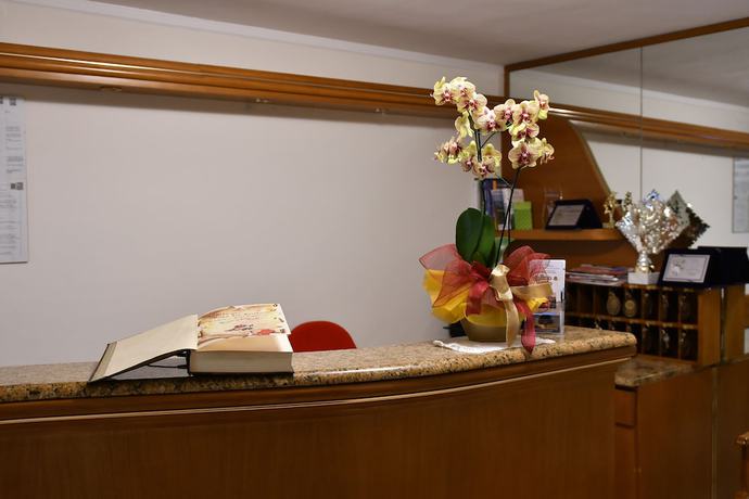 Imagen de los interiores del Hotel La Rosa del Tirreno. Foto 19
