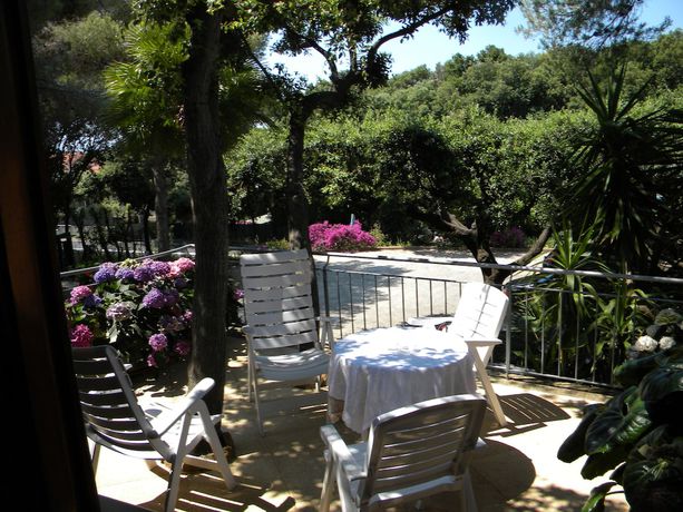 Imagen de los exteriores del Hotel La Rosa del Tirreno. Foto 17