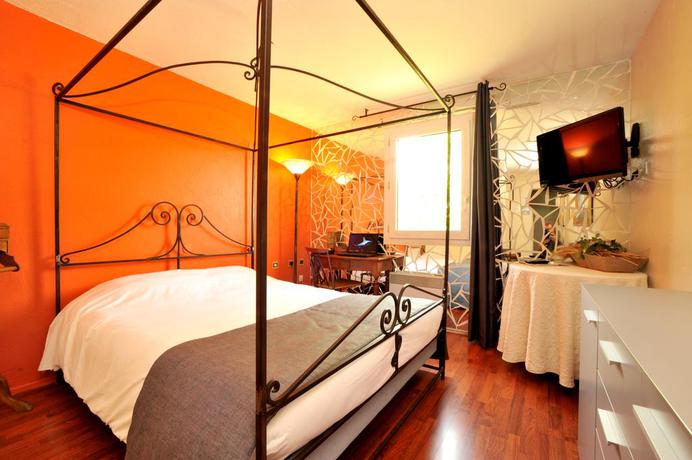 Imagen de la habitación del Hotel La Roseli&egrave;re. Foto 4