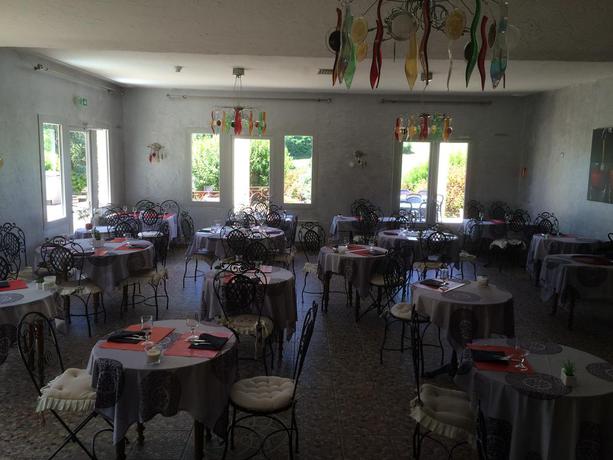 Imagen del bar/restaurante del Hotel La Roseli&egrave;re. Foto 2