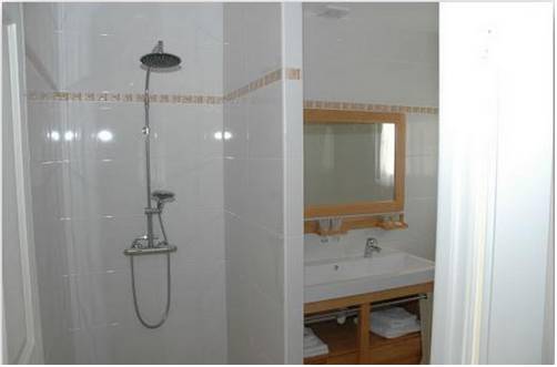 Imagen de la habitación del Hotel La Roseraie, CHENONCEAUX. Foto 9