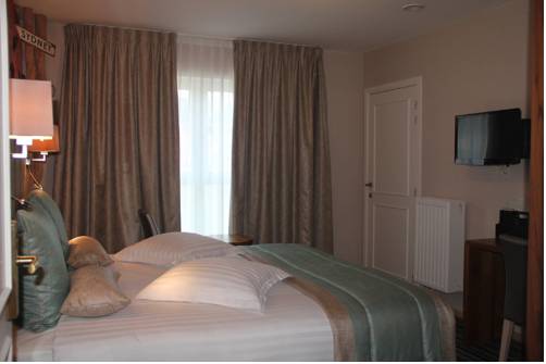 Imagen de la habitación del Hotel La Roseraie. Foto 12