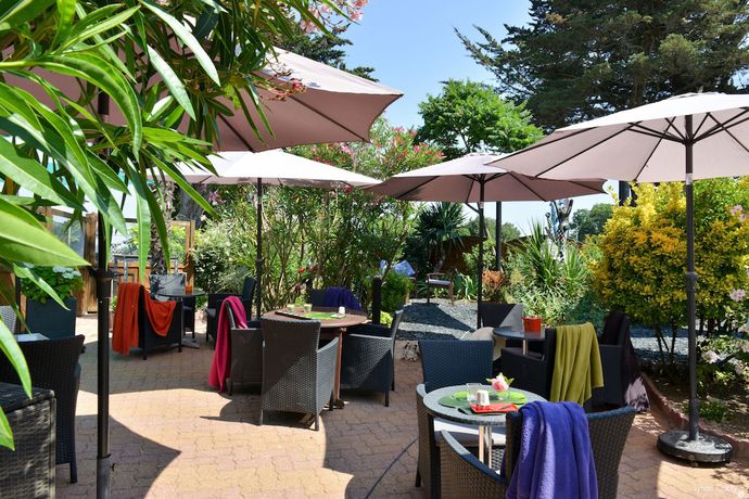 Imagen del bar/restaurante del Hotel La Roseraie, FOURAS. Foto 3