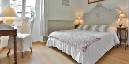 Imagen de la habitación del Hotel La Roseraie, MONTIGNAC. Foto 2