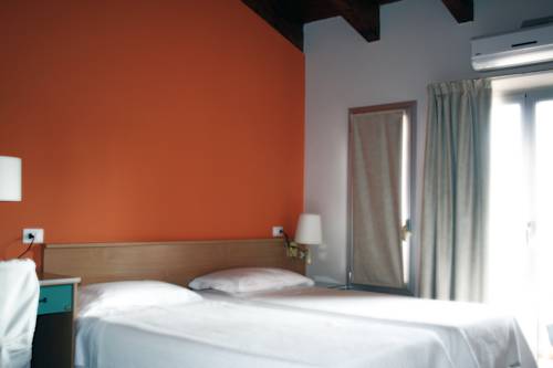 Imagen de la habitación del Hotel La Rosta. Foto 7