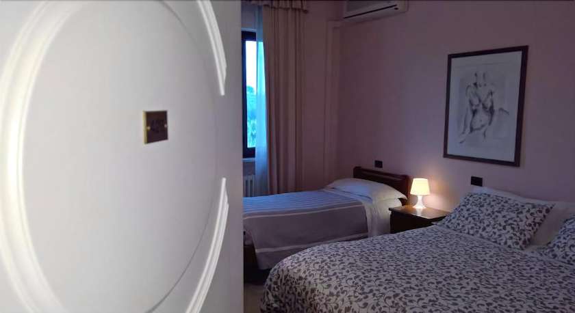 Imagen de la habitación del Hotel La Rotonda, Cepagatti. Foto 5