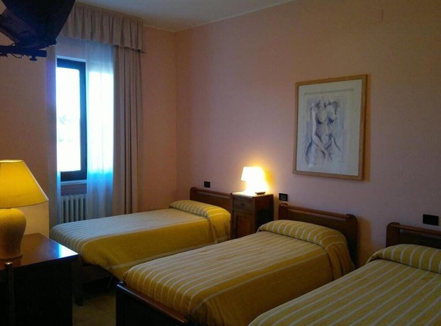 Imagen de la habitación del Hotel La Rotonda, Cepagatti. Foto 6