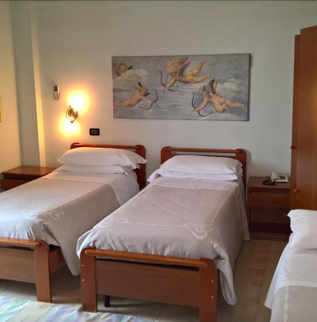 Imagen de la habitación del Hotel La Rotonda, Cepagatti. Foto 12