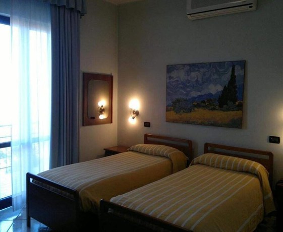 Imagen de la habitación del Hotel La Rotonda, Cepagatti. Foto 13