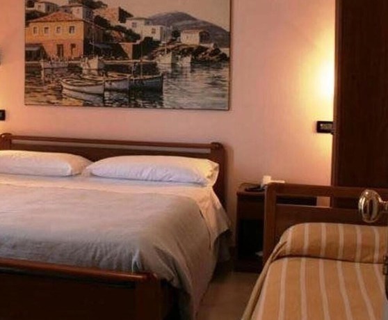 Imagen de la habitación del Hotel La Rotonda, Cepagatti. Foto 16