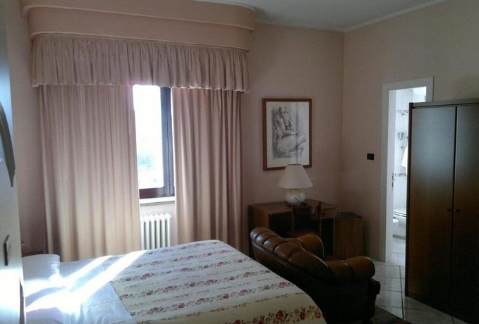 Imagen de la habitación del Hotel La Rotonda, Cepagatti. Foto 17