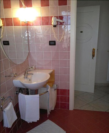 Imagen de la habitación del Hotel La Rotonda, Cepagatti. Foto 18