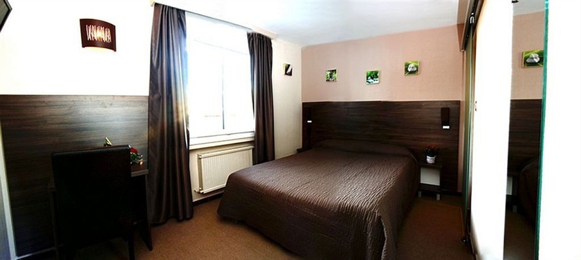 Imagen de la habitación del Hotel La Rotonde, La Ciotat. Foto 2