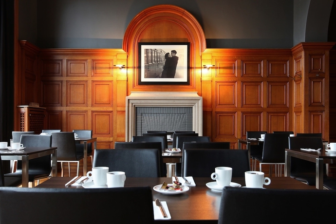 Imagen del bar/restaurante del Hotel La Royale. Foto 7