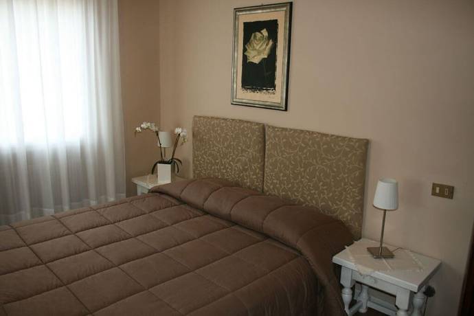 Imagen de la habitación del Hotel La Rua. Foto 15