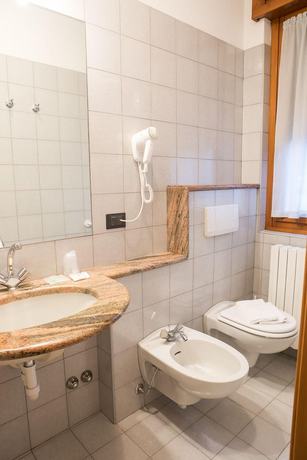 Imagen de la habitación del Hotel La Ruota, Morbegno. Foto 10