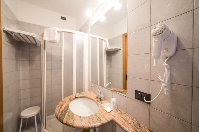 Imagen de la habitación del Hotel La Ruota, Morbegno. Foto 16