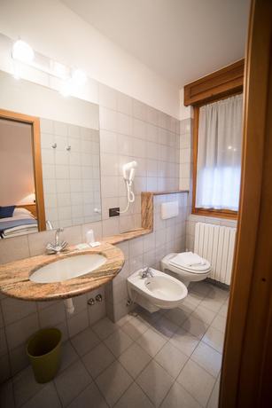 Imagen de la habitación del Hotel La Ruota, Morbegno. Foto 17