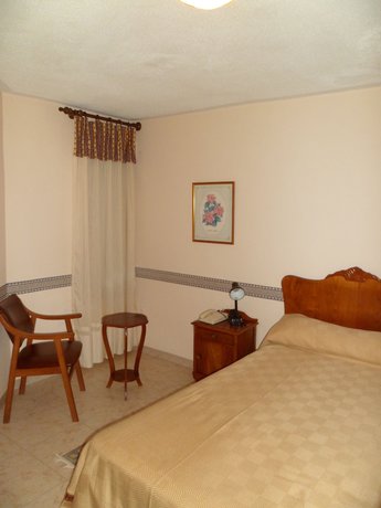 Imagen de la habitación del Hotel La Ruta. Foto 17