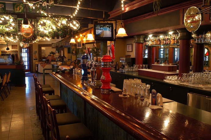 Imagen del bar/restaurante del Hotel La Saguenéenne - Et Centre De Congrès. Foto 2