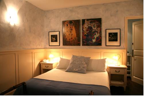 Imagen de la habitación del Hotel La Sala de Camós. Foto 5