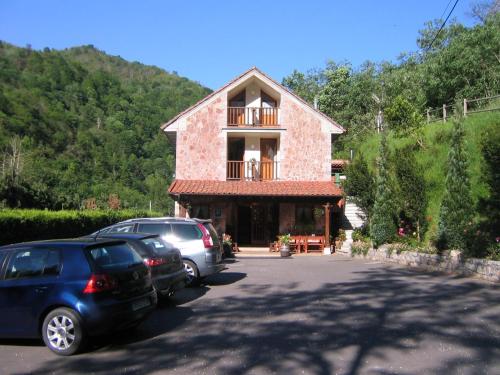 Imagen general del Hotel La Salmonera. Foto 9