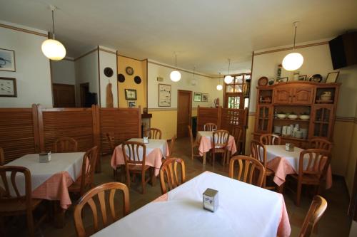 Imagen general del Hotel La Salmonera. Foto 7