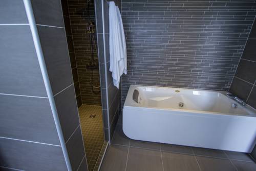 Imagen de la habitación del Hotel La Santa. Foto 9