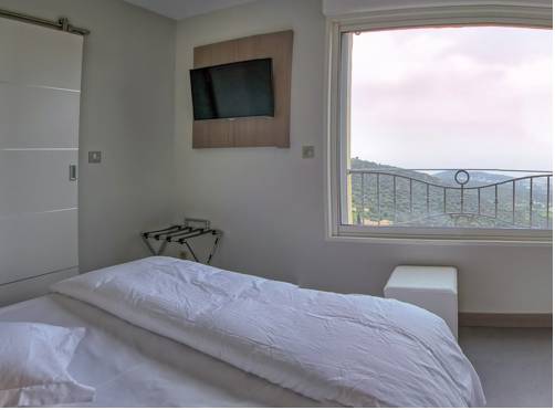 Imagen de la habitación del Hotel La Santa. Foto 15