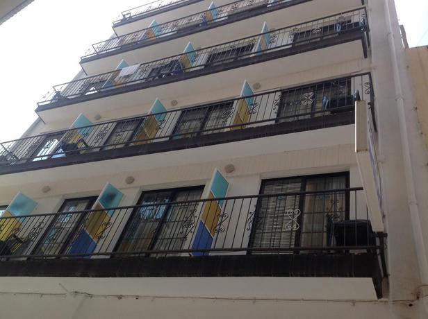 Imagen de los exteriores del Hotel La Santa Faz. Foto 9