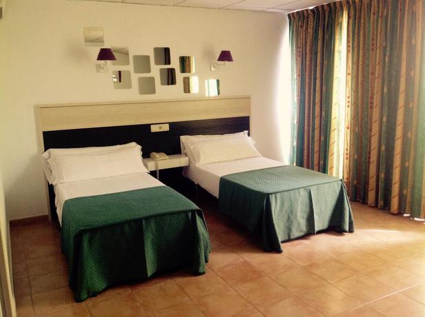 Imagen de la habitación del Hotel La Santa Faz. Foto 5