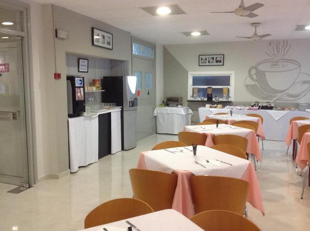 Imagen del bar/restaurante del Hotel La Santa Faz. Foto 2