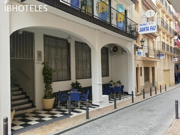 Imagen de los exteriores del Hotel La Santa Faz. Foto 11