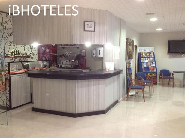 Imagen de los interiores del Hotel La Santa Faz. Foto 15