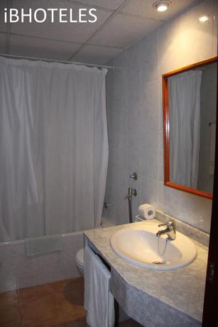 Imagen de la habitación del Hotel La Santa Faz. Foto 8