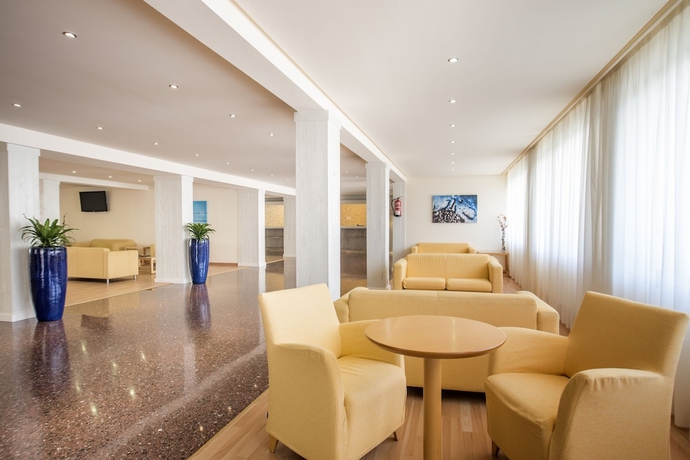 Imagen de los interiores del Hotel La Santa Maria Playa. Foto 10