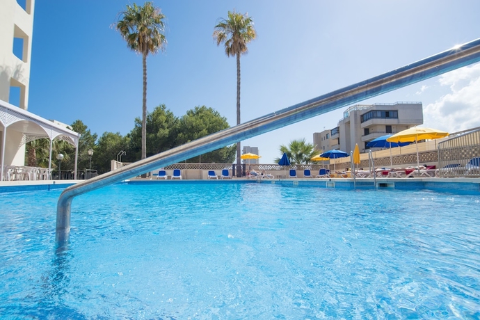 Imagen de la piscina del Hotel La Santa Maria Playa. Foto 19