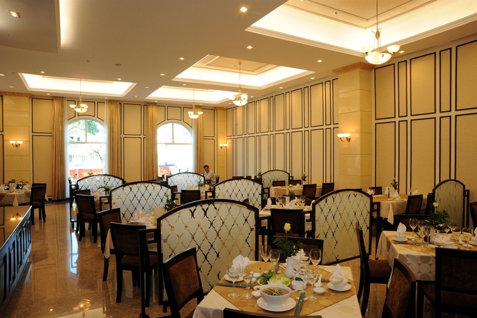 Imagen del bar/restaurante del Hotel La Sapinette Dalat. Foto 2