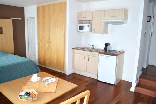 Imagen de la habitación del Hotel La Scala, Pithiviers. Foto 4