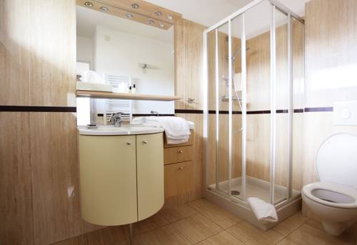 Imagen de la habitación del Hotel La Scala, Pithiviers. Foto 10