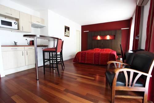 Imagen de la habitación del Hotel La Scala, Pithiviers. Foto 12