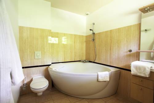 Imagen de la habitación del Hotel La Scala, Pithiviers. Foto 15