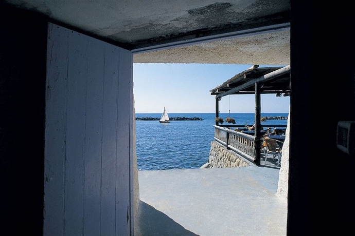 Imagen de los exteriores del Hotel La Scogliera, Forio. Foto 7